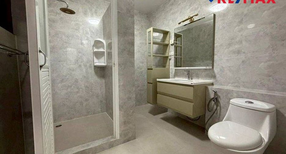 Casa en venta de 4 habitaciones en Bang Lamung, Chonburi