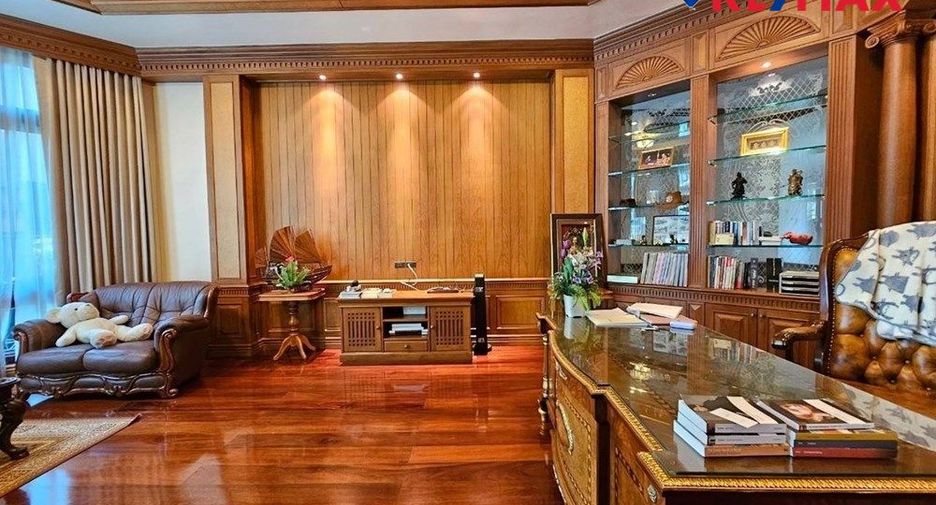 For sale 5 bedrooms house in Si Racha, Chonburi