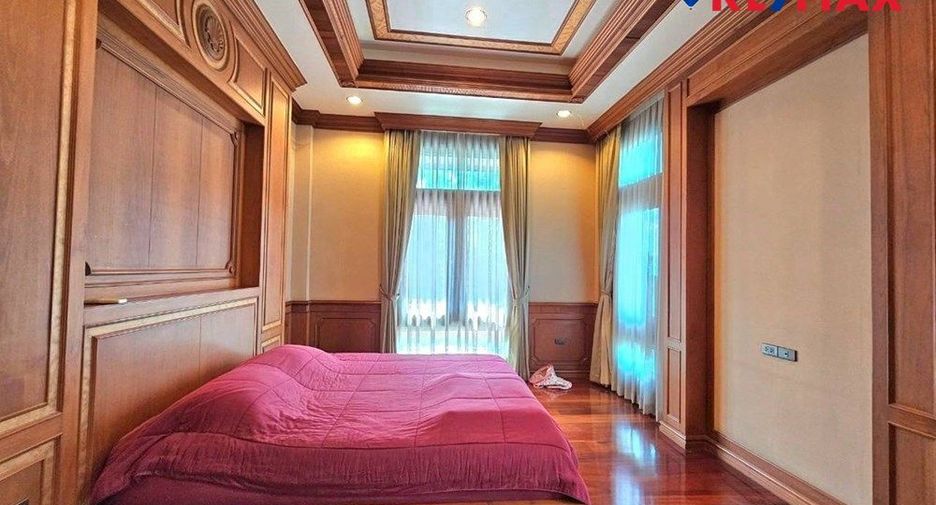 For sale 5 bedrooms house in Si Racha, Chonburi