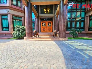 For sale 5 bedrooms house in Si Racha, Chonburi