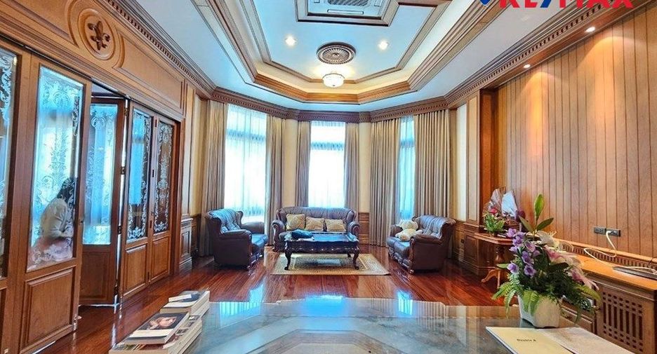 For sale 5 bedrooms house in Si Racha, Chonburi