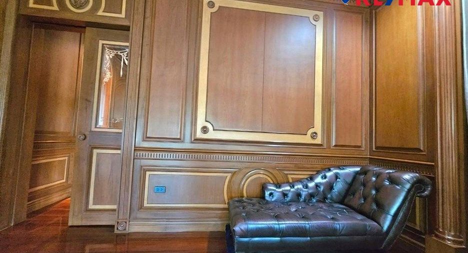 For sale 5 bedrooms house in Si Racha, Chonburi