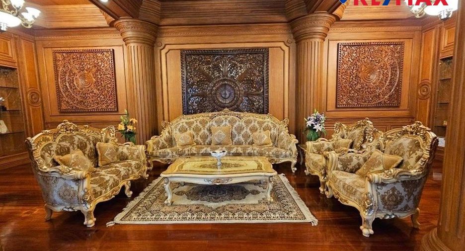 For sale 5 bedrooms house in Si Racha, Chonburi