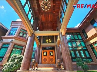 For sale 5 bedrooms house in Si Racha, Chonburi