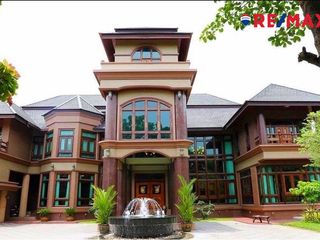 For sale 5 bedrooms house in Si Racha, Chonburi