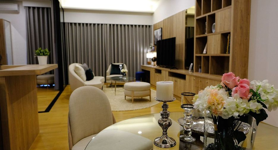 For rent 2 bedrooms condo in Watthana, Bangkok