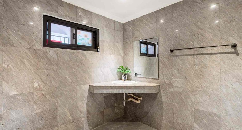 For rent 5 bedrooms villa in Bang Lamung, Chonburi