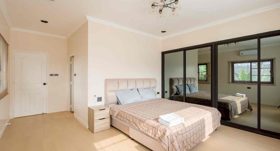 For rent 5 bedrooms villa in Bang Lamung, Chonburi