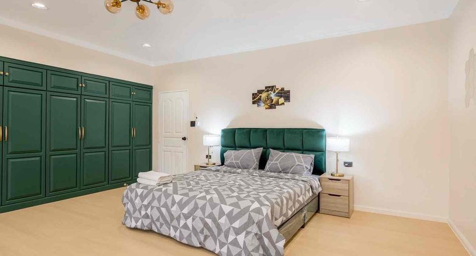 For rent 5 bedrooms villa in Bang Lamung, Chonburi