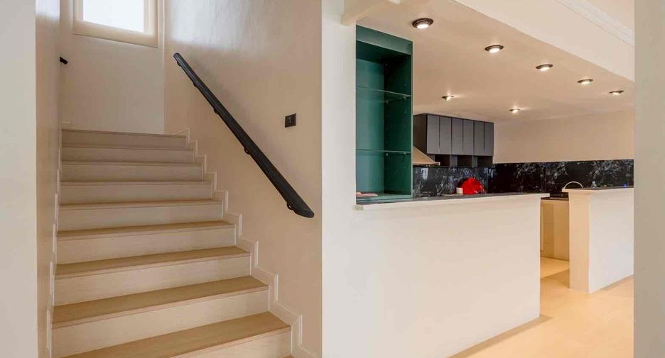 For rent 5 bedrooms villa in Bang Lamung, Chonburi