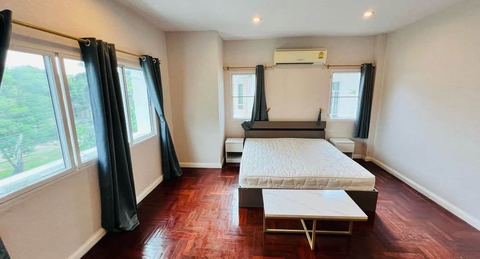 Haus zur Miete mit 4 Zimmer in Lat Krabang, Bangkok