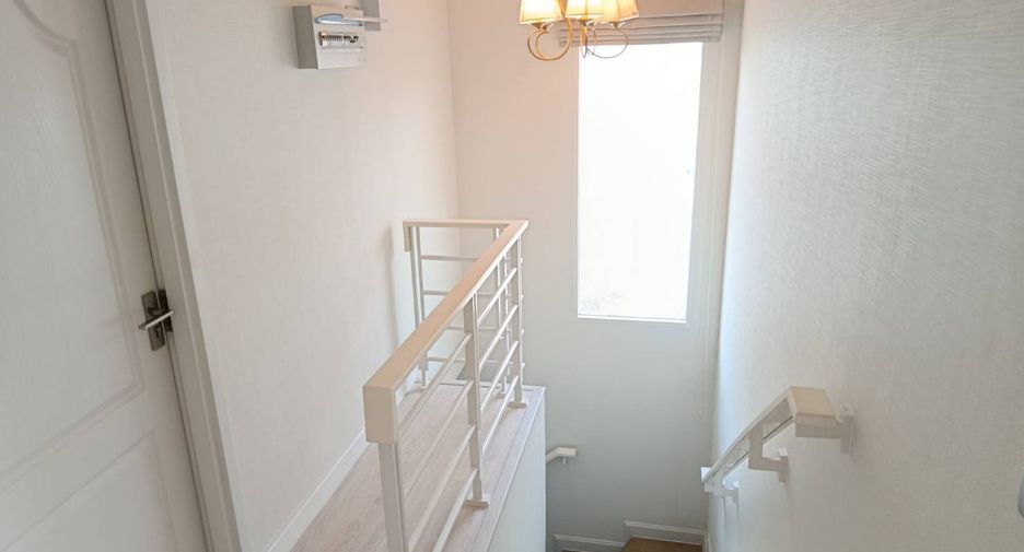 For rent 3 bedrooms house in Lat Krabang, Bangkok