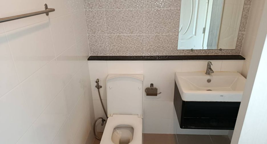 For rent 3 bedrooms house in Lat Krabang, Bangkok