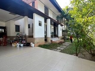 Haus zur Miete mit 5 Zimmer in Prawet, Bangkok