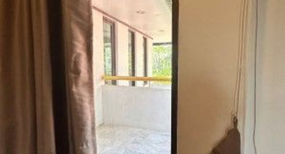 Casa en alquiler de 5 habitaciones en Prawet, Bangkok