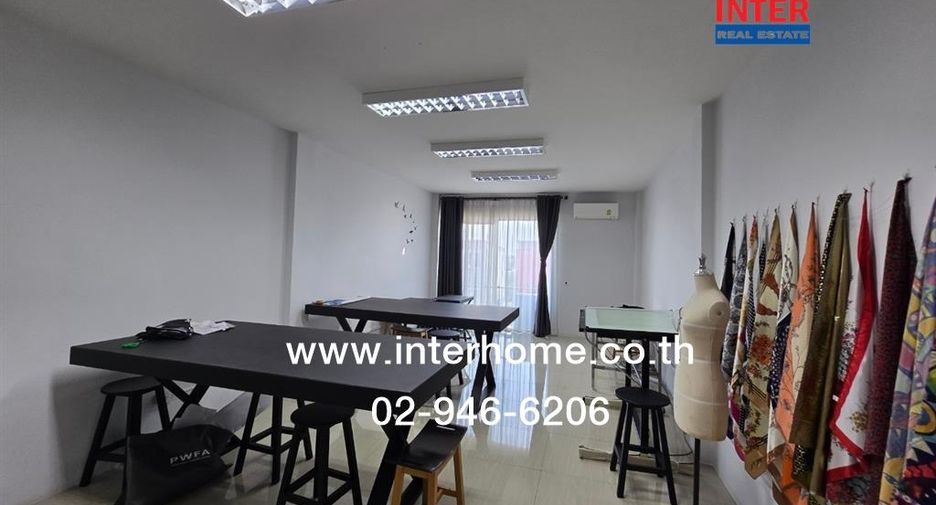 For sale 5 bedrooms retail Space in Khlong Sam Wa, Bangkok