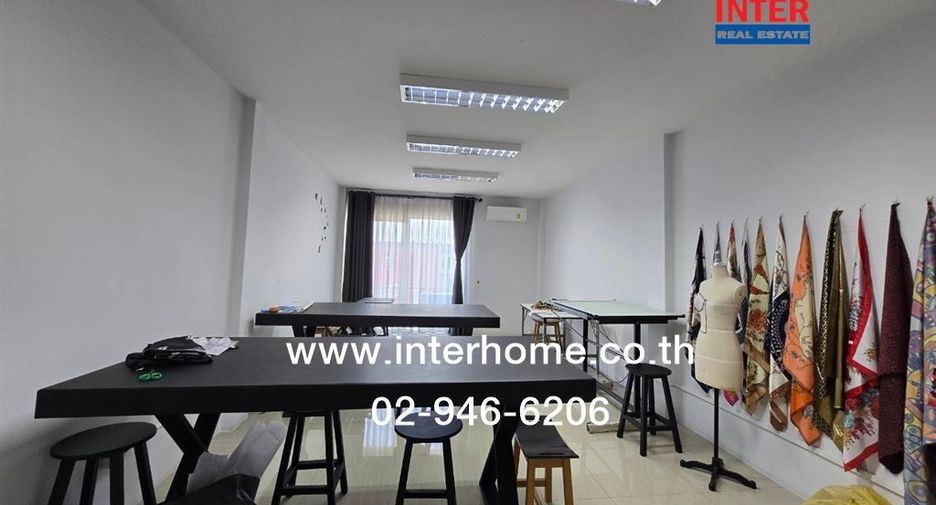 For sale 5 bedrooms retail Space in Khlong Sam Wa, Bangkok