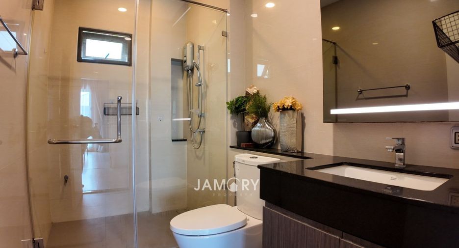 À vendre 4 chambres maison à East Pattaya, Pattaya