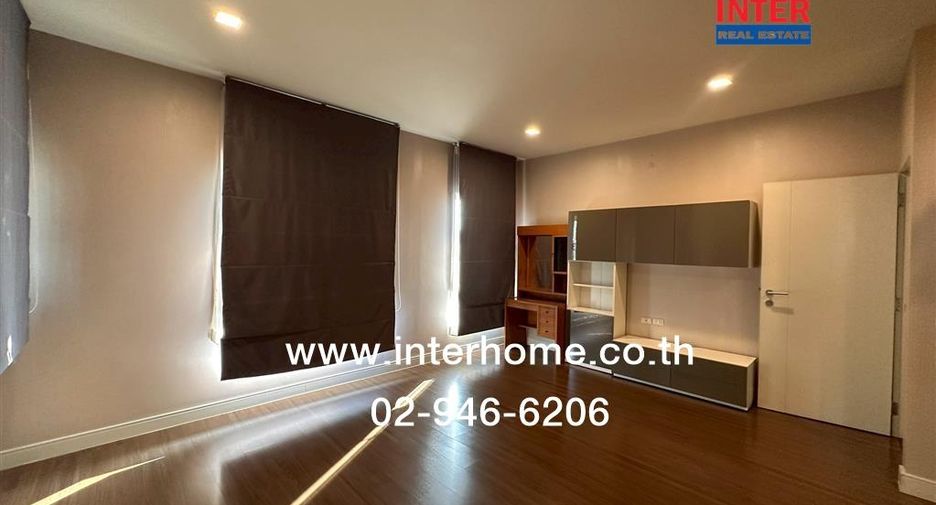 For sale 3 bedrooms house in Mueang Pathum Thani, Pathum Thani