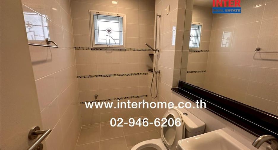 For sale 3 bedrooms house in Mueang Pathum Thani, Pathum Thani