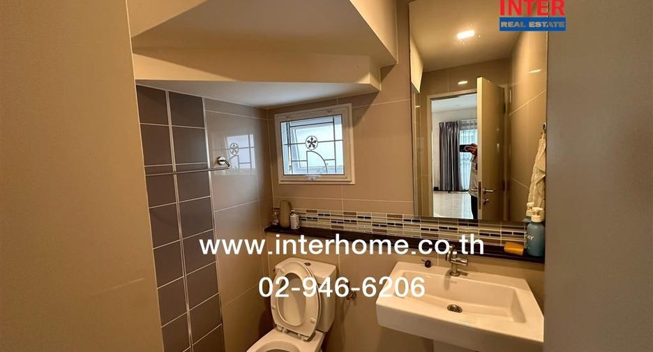 For sale 3 bedrooms house in Mueang Pathum Thani, Pathum Thani