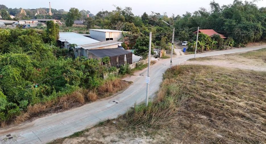 出售 土地 在 Si Racha, Chon Buri