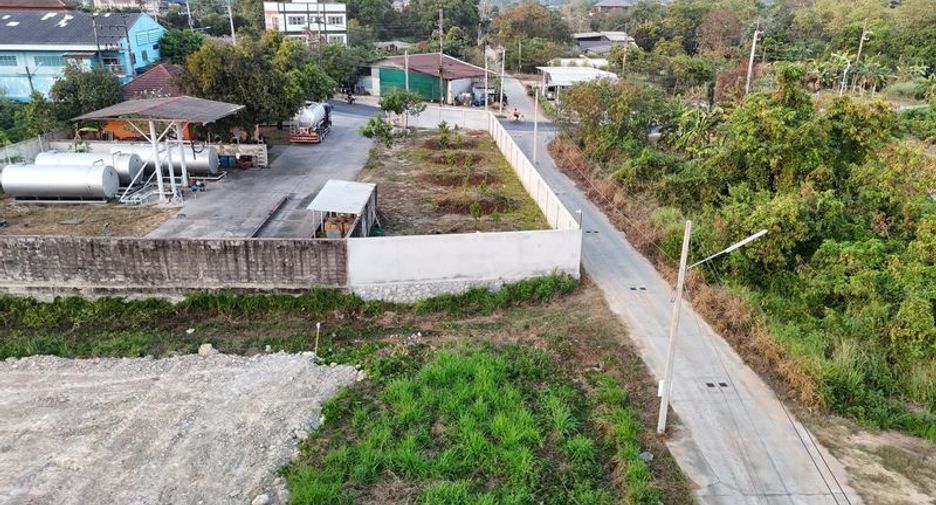 出售 土地 在 Si Racha, Chon Buri