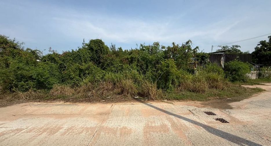 出售 土地 在 Si Racha, Chon Buri