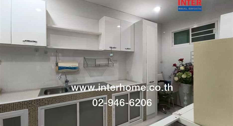 For rent and for sale 4 bedrooms townhouse in Bueng Kum, Bangkok