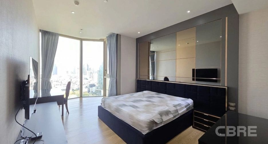 For rent 2 bedrooms condo in Khlong San, Bangkok