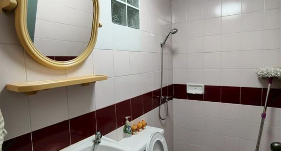 For sale 2 bedrooms townhouse in Khlong Sam Wa, Bangkok