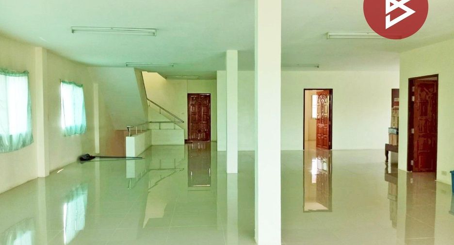 For sale 4 bedrooms retail Space in Si Satchanalai, Sukhothai