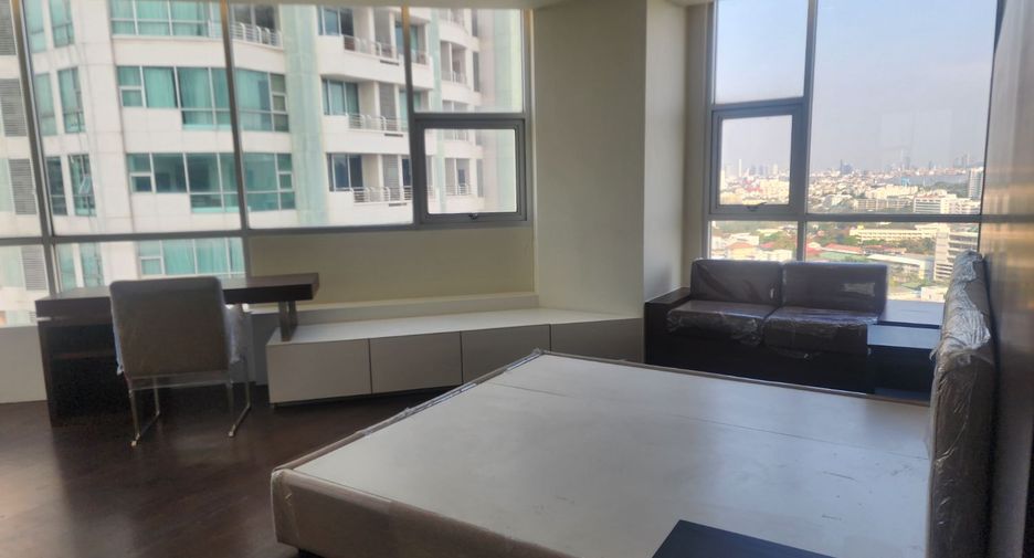 For sale 2 bedrooms condo in Sathon, Bangkok