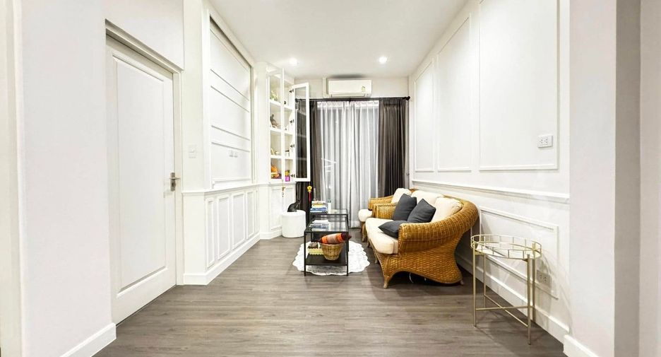 For rent 4 bedrooms house in Saphan Sung, Bangkok