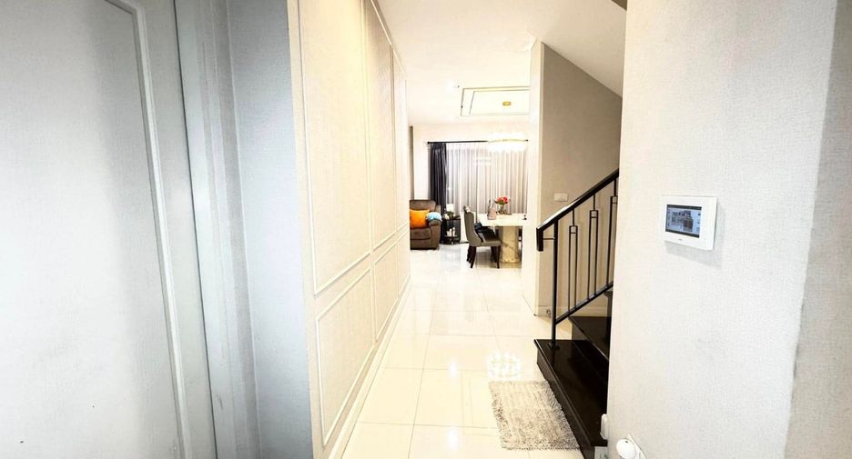 For rent 4 bedrooms house in Saphan Sung, Bangkok