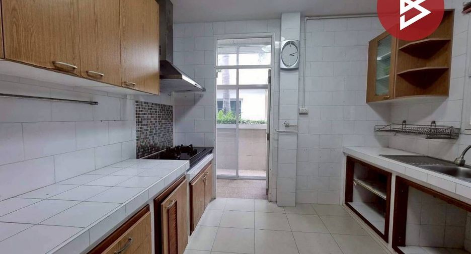 For sale 3 bedrooms house in Si Racha, Chonburi