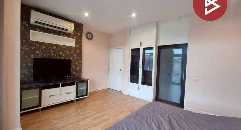 For sale 3 bedrooms house in Si Racha, Chonburi