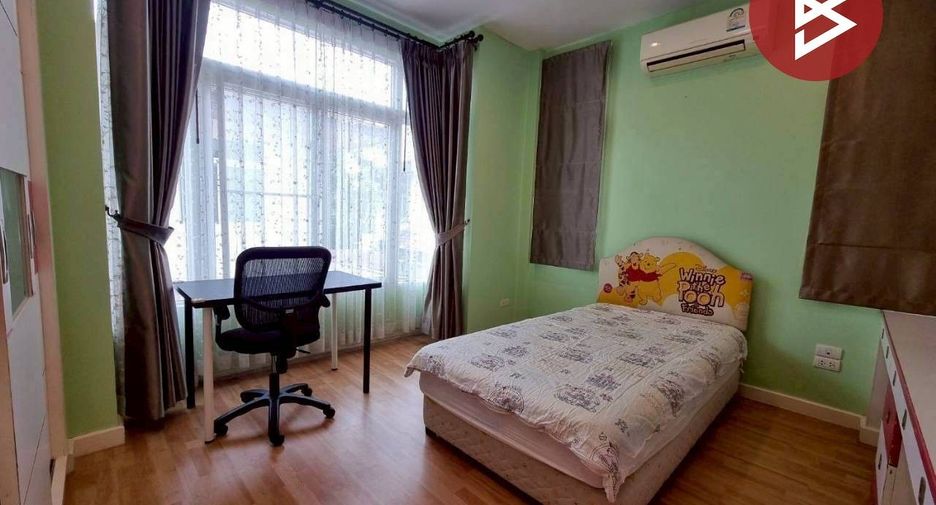 For sale 3 bedrooms house in Si Racha, Chonburi