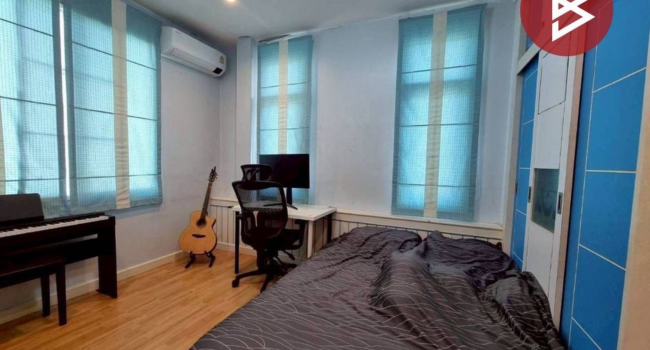 For sale 3 bedrooms house in Si Racha, Chonburi