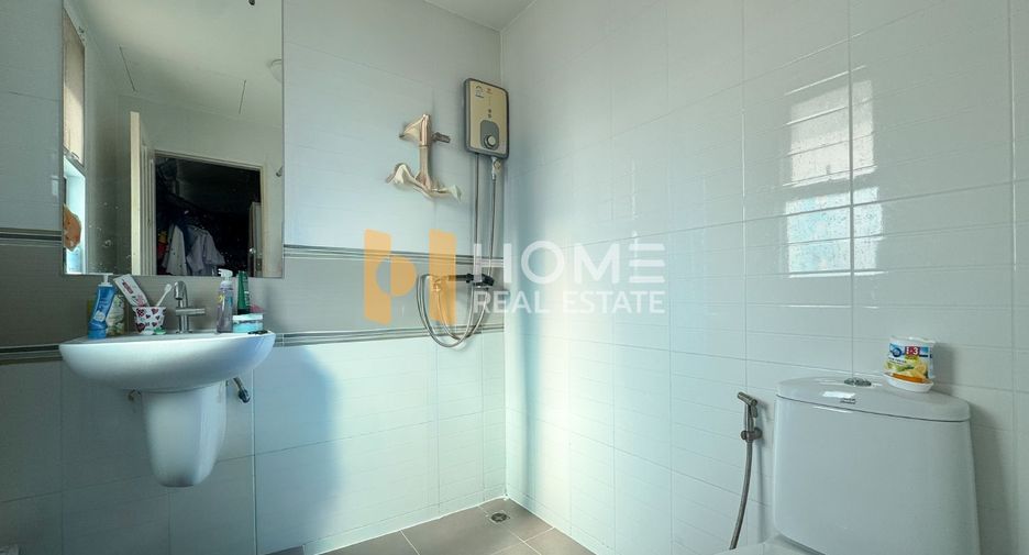 For sale 3 bedrooms townhouse in Prawet, Bangkok