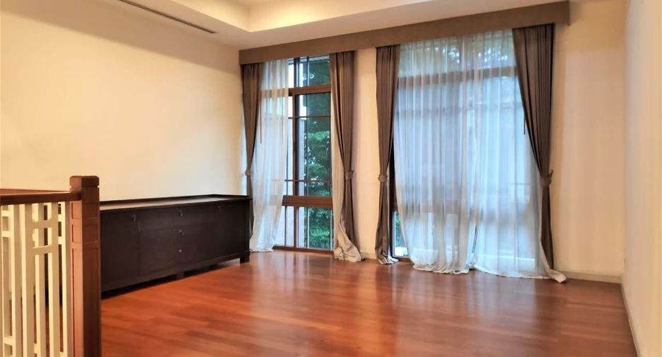 Casa en alquiler de 4 habitaciones en Watthana, Bangkok