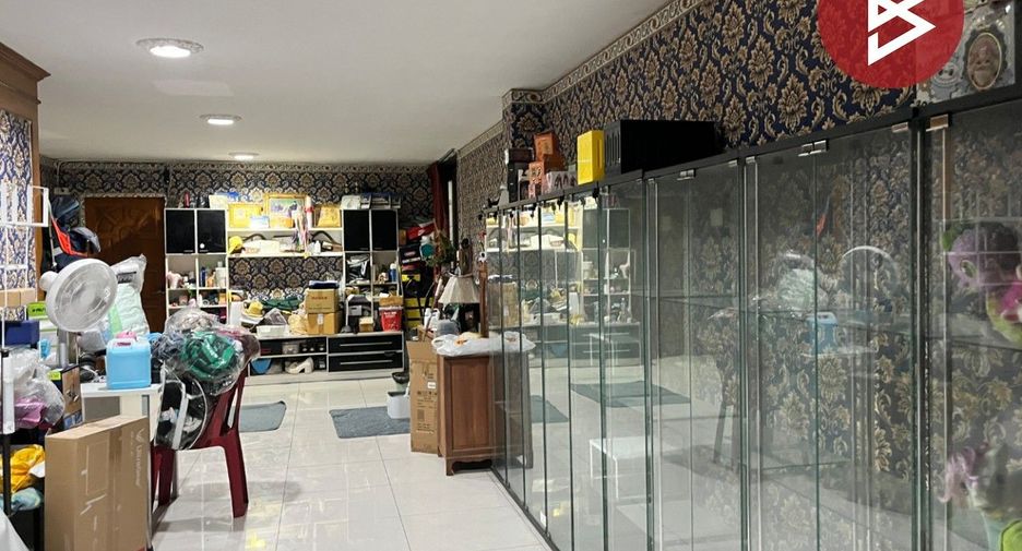 For sale 8 bedrooms retail Space in Bang Lamung, Chonburi