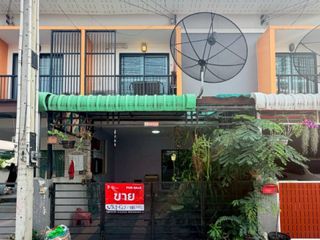 Reihenhaus zum Kauf mit 2 Zimmer in Si Racha, Chonburi