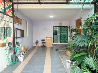 Reihenhaus zum Kauf mit 2 Zimmer in Si Racha, Chonburi