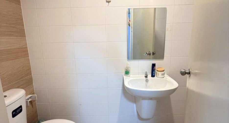 Reihenhaus zum Kauf mit 2 Zimmer in Si Racha, Chonburi