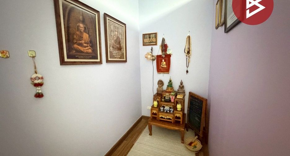 Reihenhaus zum Kauf mit 2 Zimmer in Si Racha, Chonburi