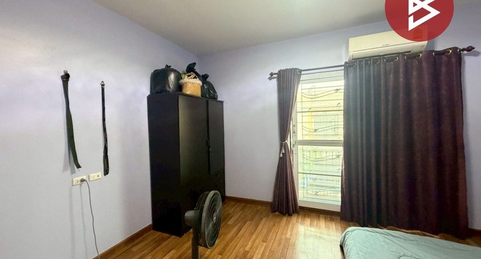 Reihenhaus zum Kauf mit 2 Zimmer in Si Racha, Chonburi