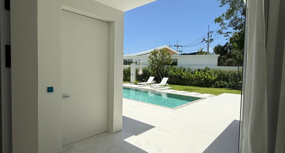 For sale 5 bedrooms villa in Thalang, Phuket