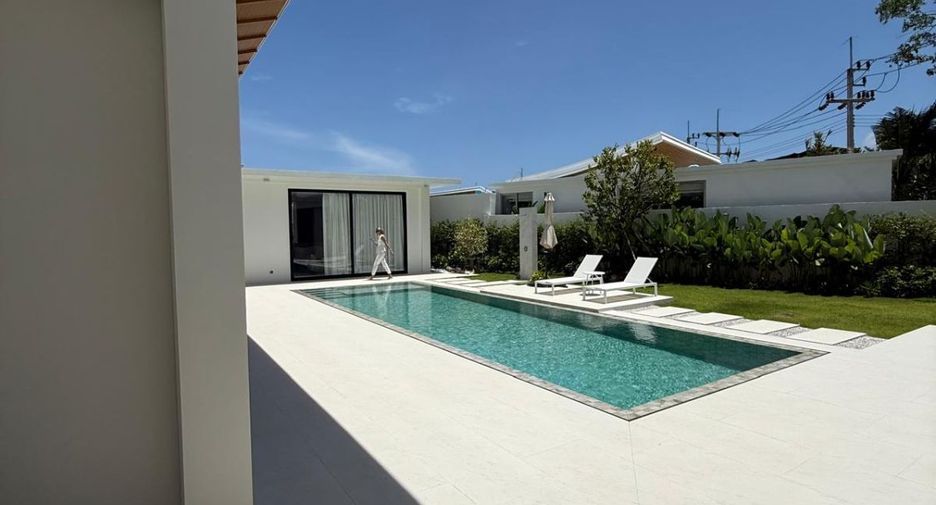For sale 5 bedrooms villa in Thalang, Phuket