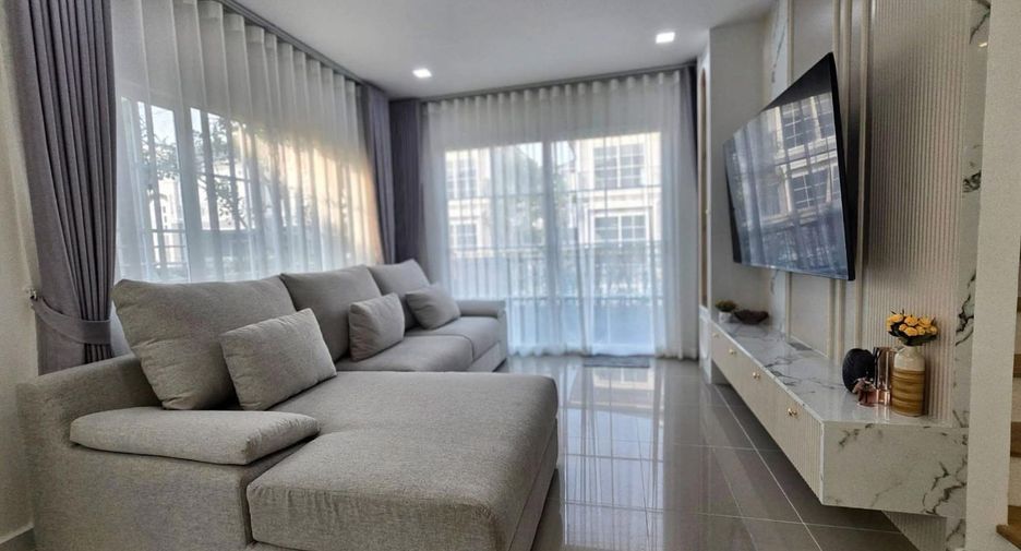 For rent 4 bedrooms house in Mueang Samut Prakan, Samut Prakan